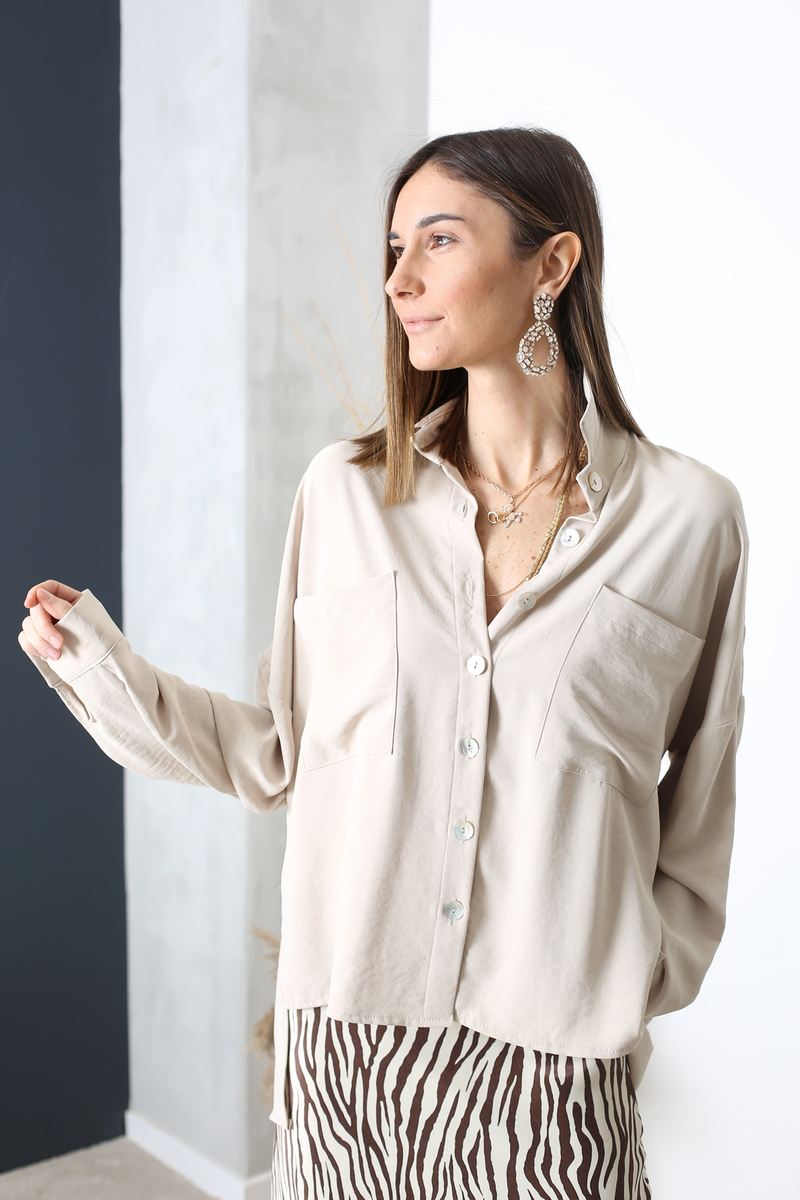 Bej Oversize Yandan Yırtmaçlı Gömlek 4465