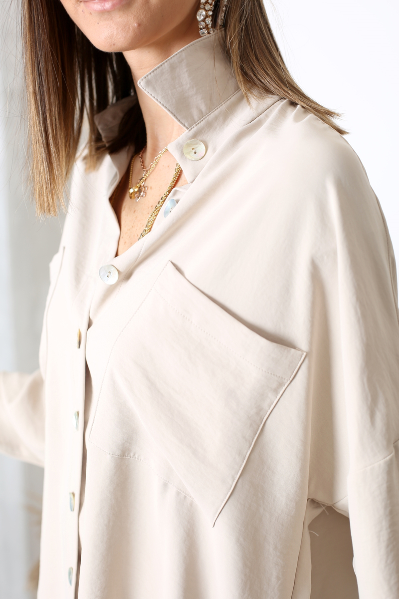 Bej Oversize Yandan Yırtmaçlı Gömlek 4465