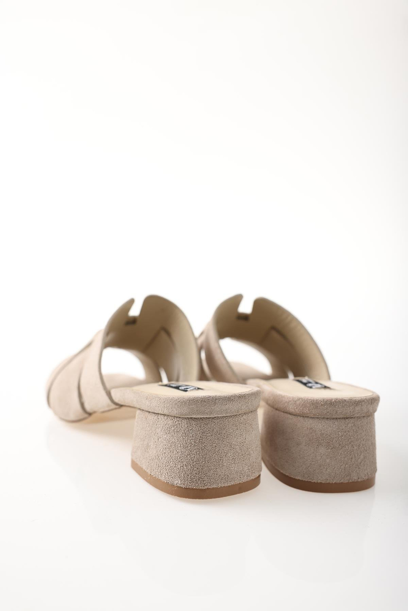 Bej Topuklu Süet Terlik 25188