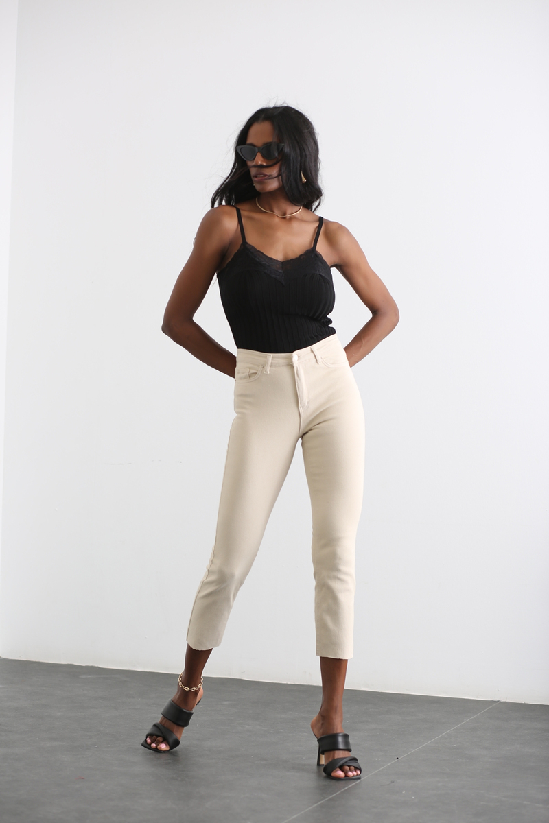 Bej Yüksek Bel Taşlandırılmış Boyfit Jean 