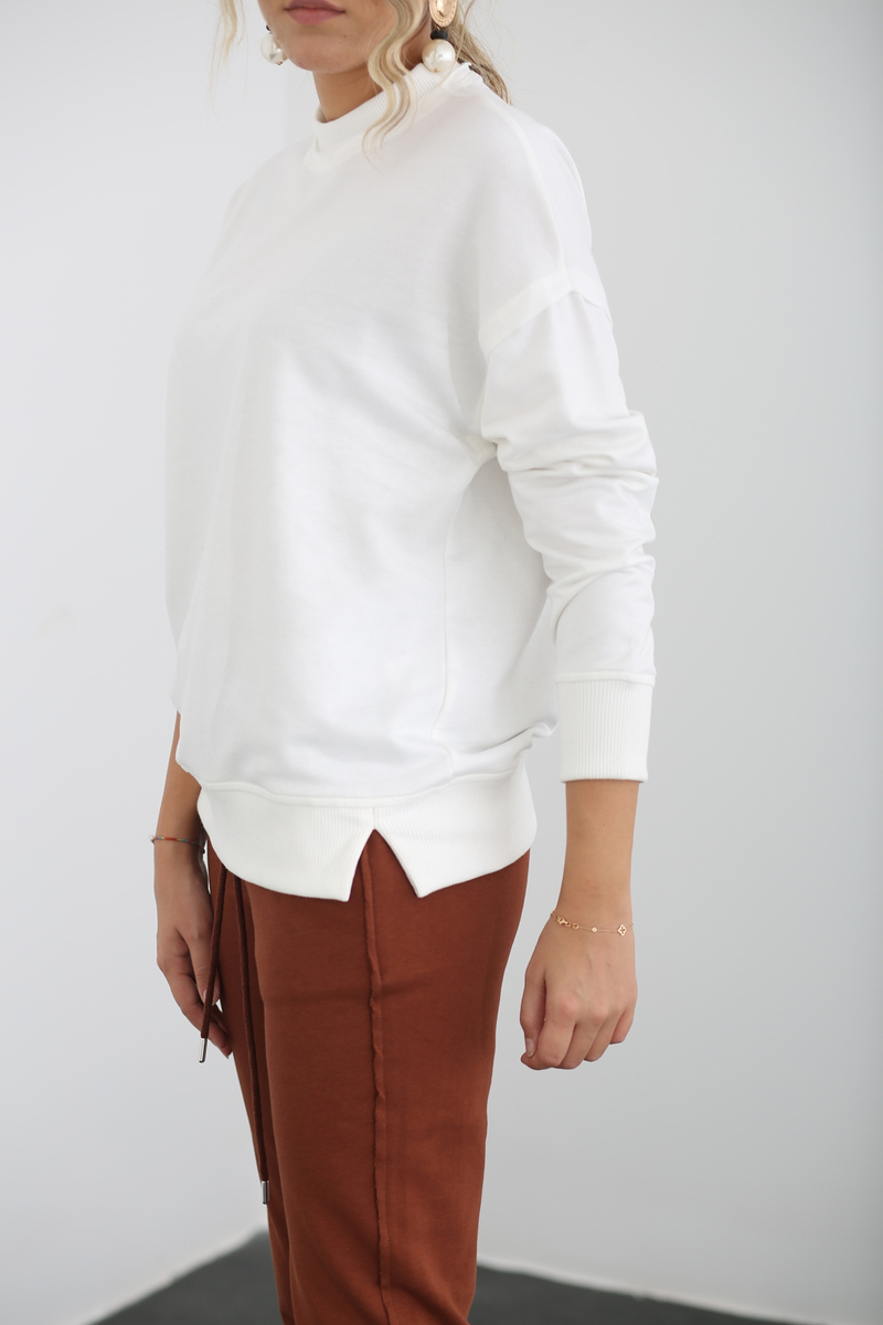 Beyaz Basic Sweatshirt 