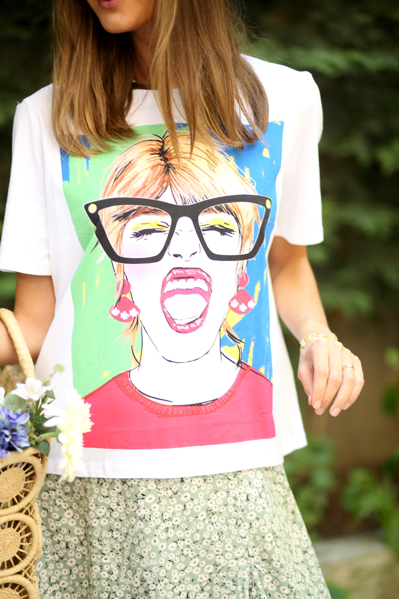 Beyaz Baskılı Bisiklet Yaka Kısa Kol Tshirt 