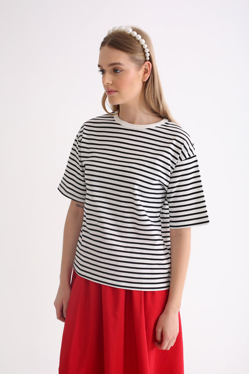 Beyaz Bisiklet Yaka Basic Çizgili Tshirt 