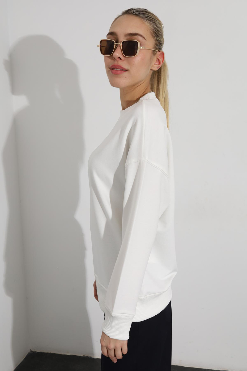 Beyaz Bisiklet Yaka Basic Sweatshirt 9002