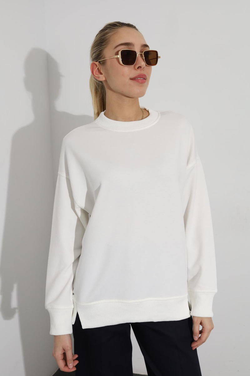 Beyaz Bisiklet Yaka Basic Sweatshirt 9002