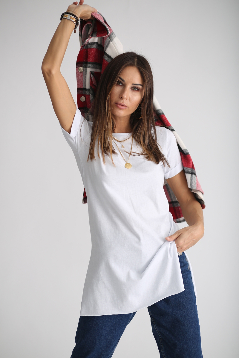 Beyaz Bisiklet Yaka Yırtmaçlı Tshirt 8003