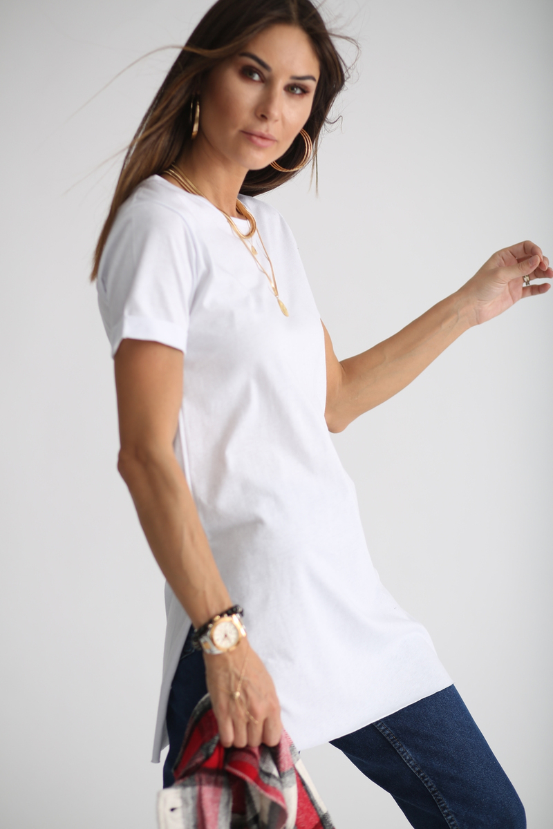 Beyaz Bisiklet Yaka Yırtmaçlı Tshirt 8003