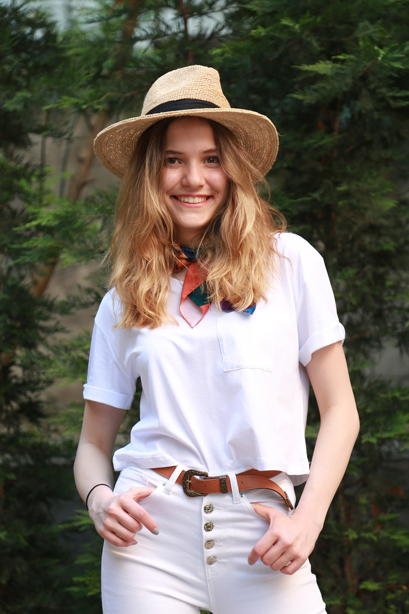 Beyaz Cepli Crop Tshirt