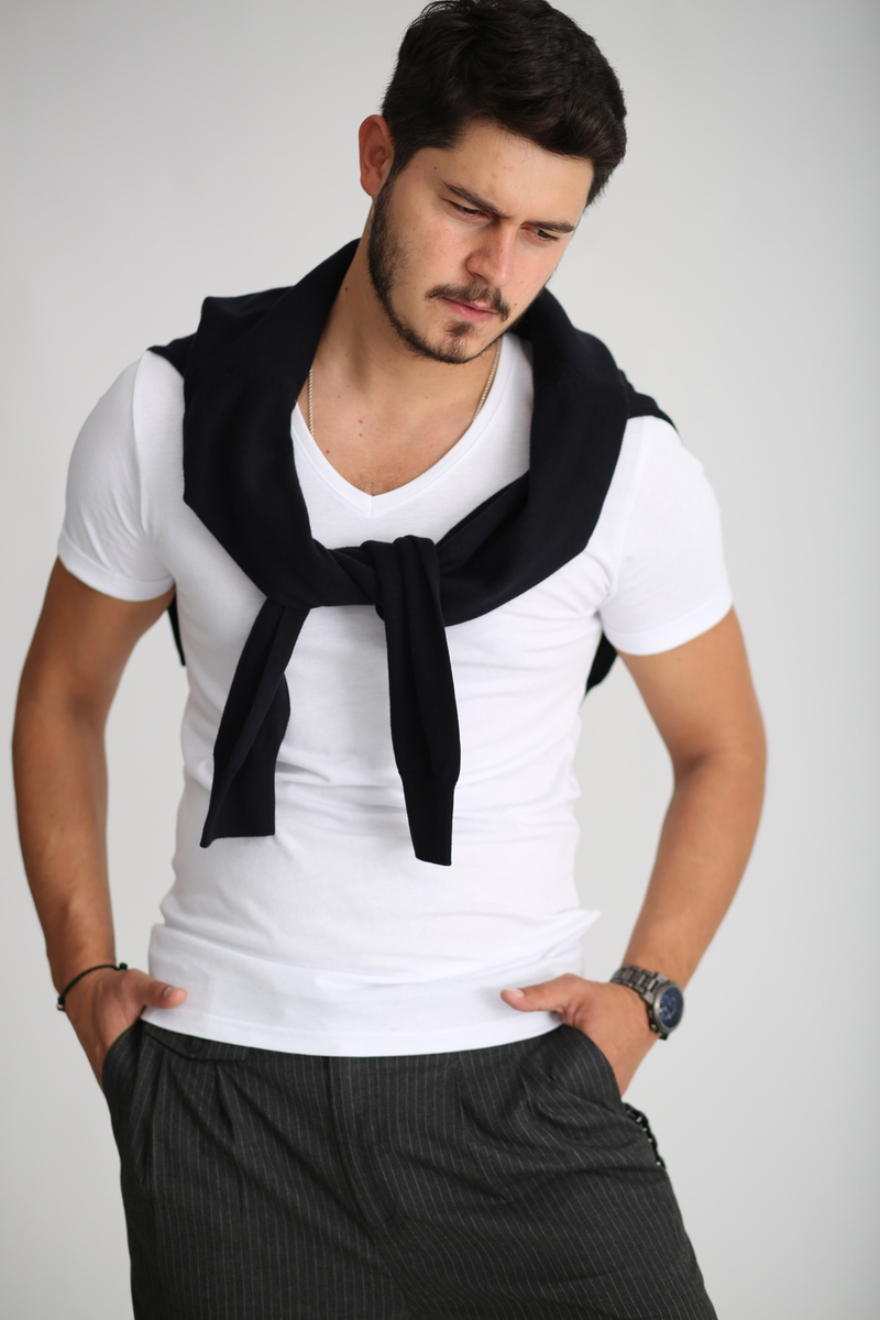Beyaz Erkek V Yaka Duble Kol Tshirt 