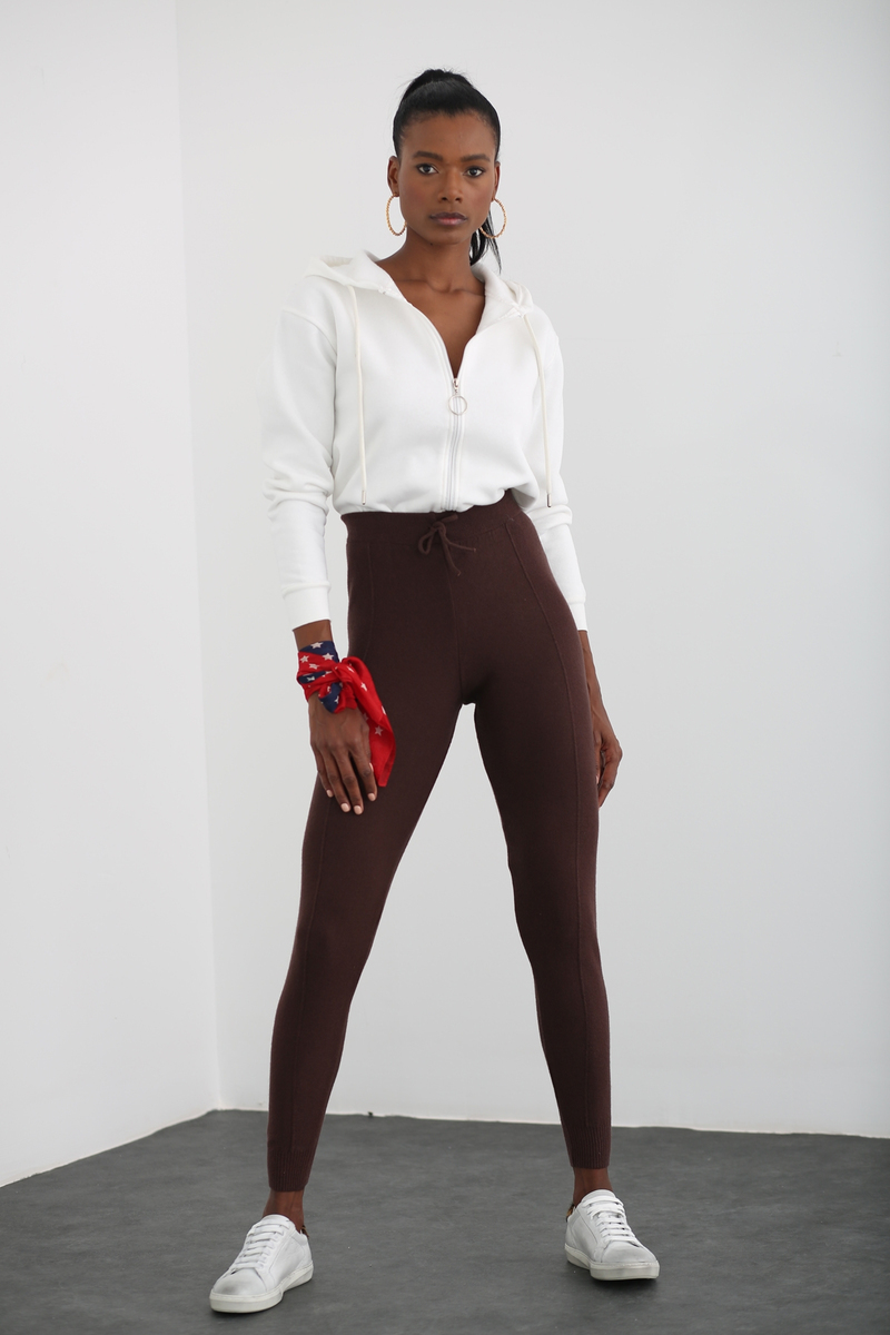 Beyaz Fermuar Detaylı Şardonlu Sweatshirt 3201