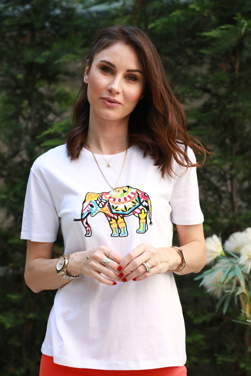 Beyaz Fil Nakışlı Tshirt