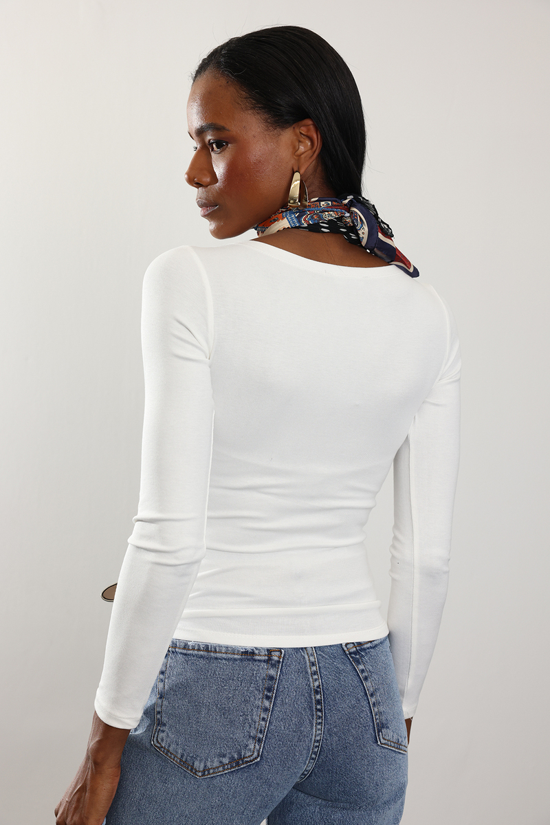 Beyaz Kayık Yaka Uzun Kollu Bluz 