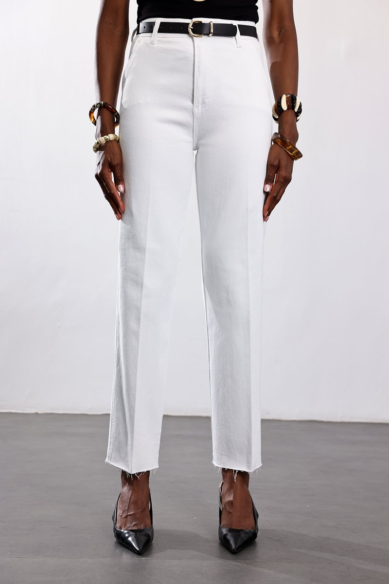 Beyaz Kemerli Straight Jean 120