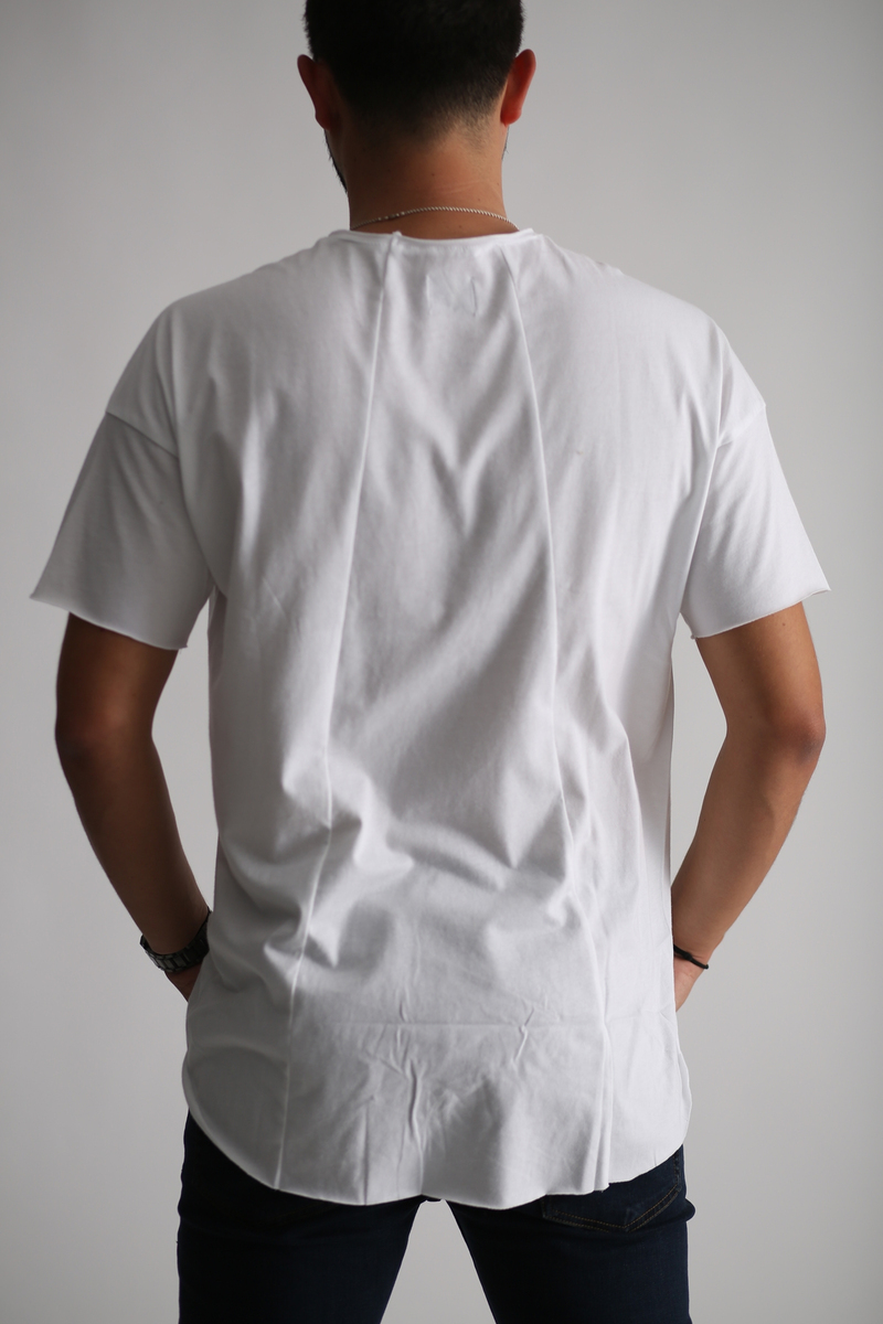 Beyaz Kesik Yaka Basic Tshirt 