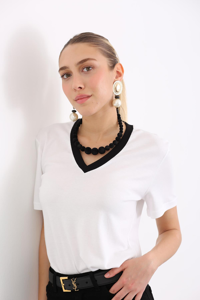 Beyaz Kontrast V Yaka Tshirt 