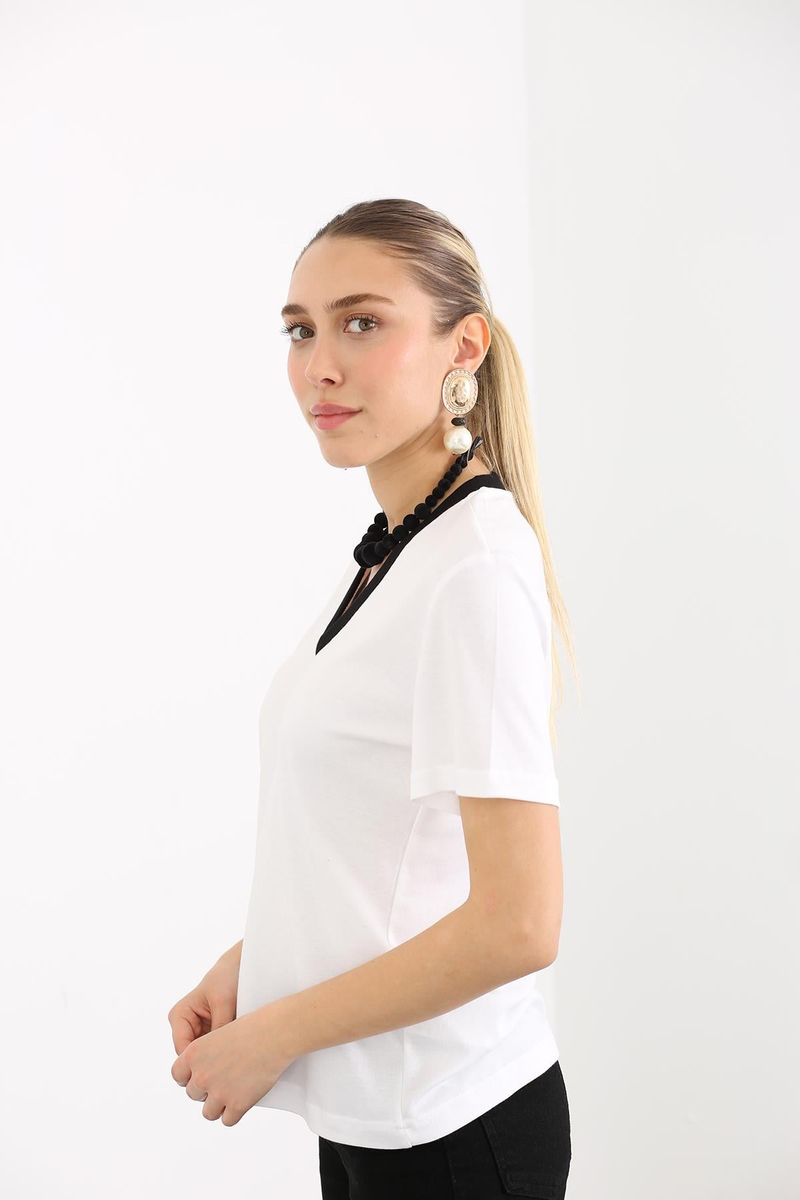 Beyaz Kontrast V Yaka Tshirt 