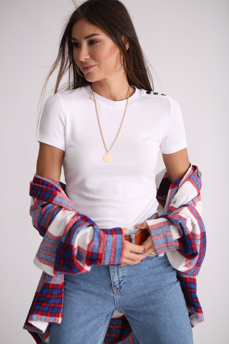 Beyaz Omzu  Düğme Detaylı Tshirt 
