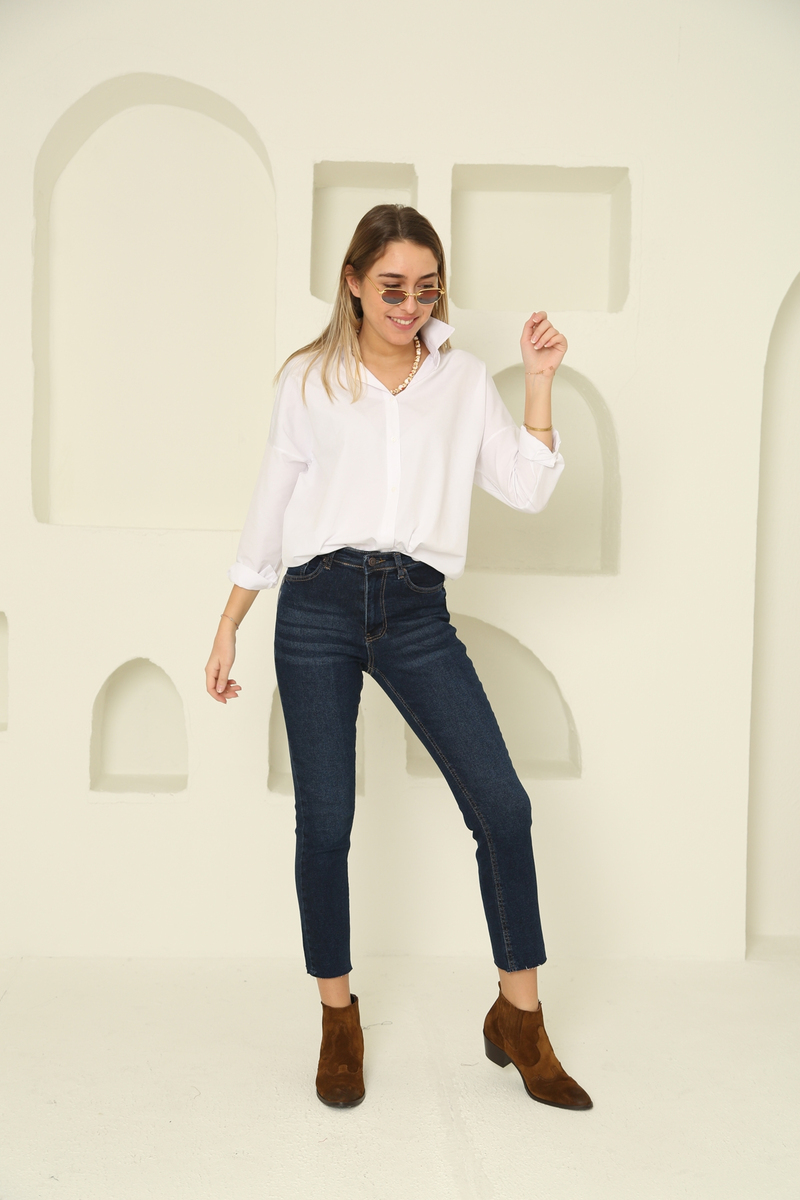 Beyaz Oversize Arkası Uzun Gömlek 3193