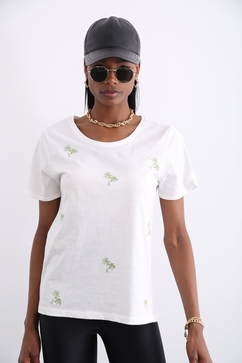 Beyaz Palmiye Nakışlı Tshirt 3574