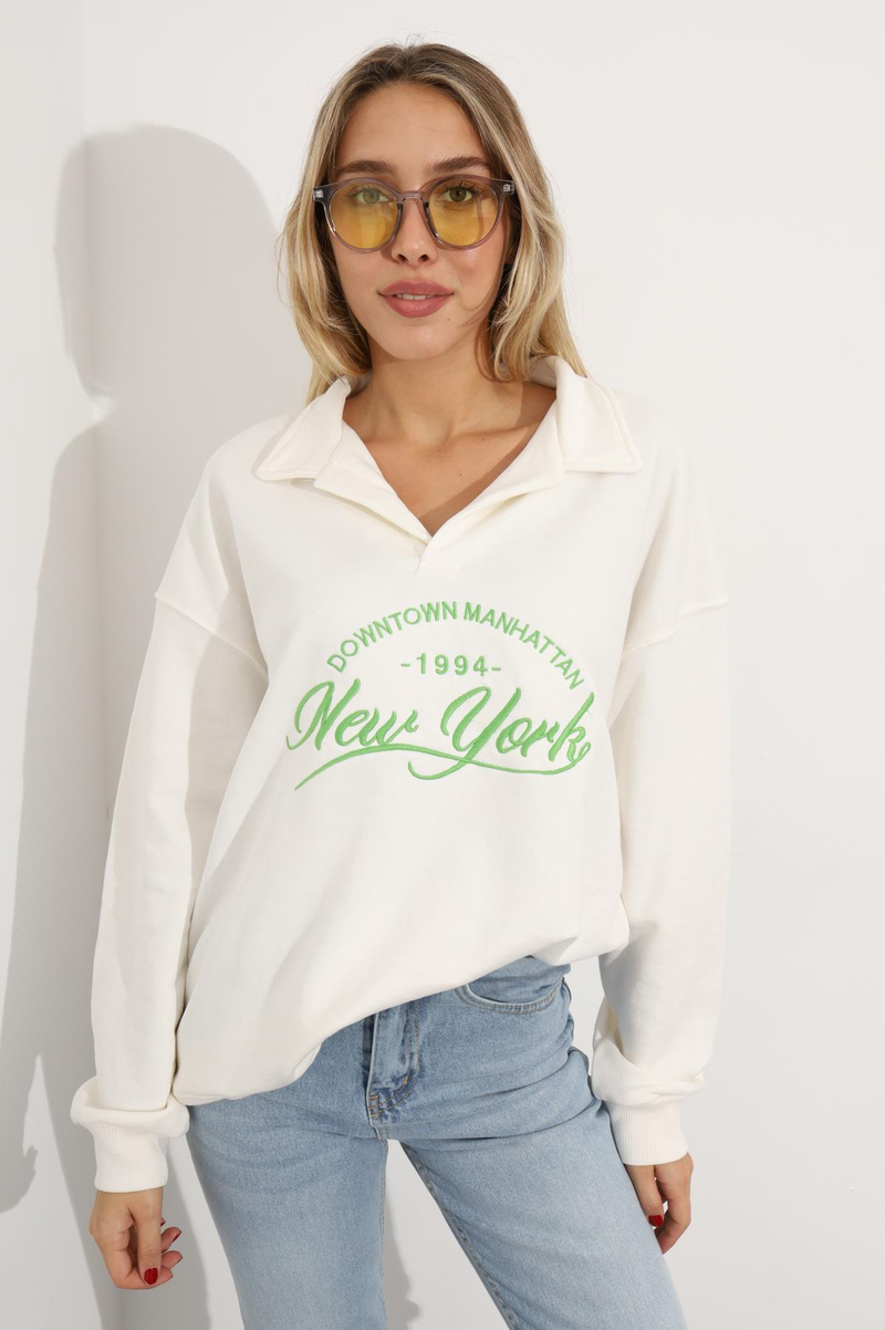 Beyaz Polo Yaka Nakışlı Sweatshirt 
