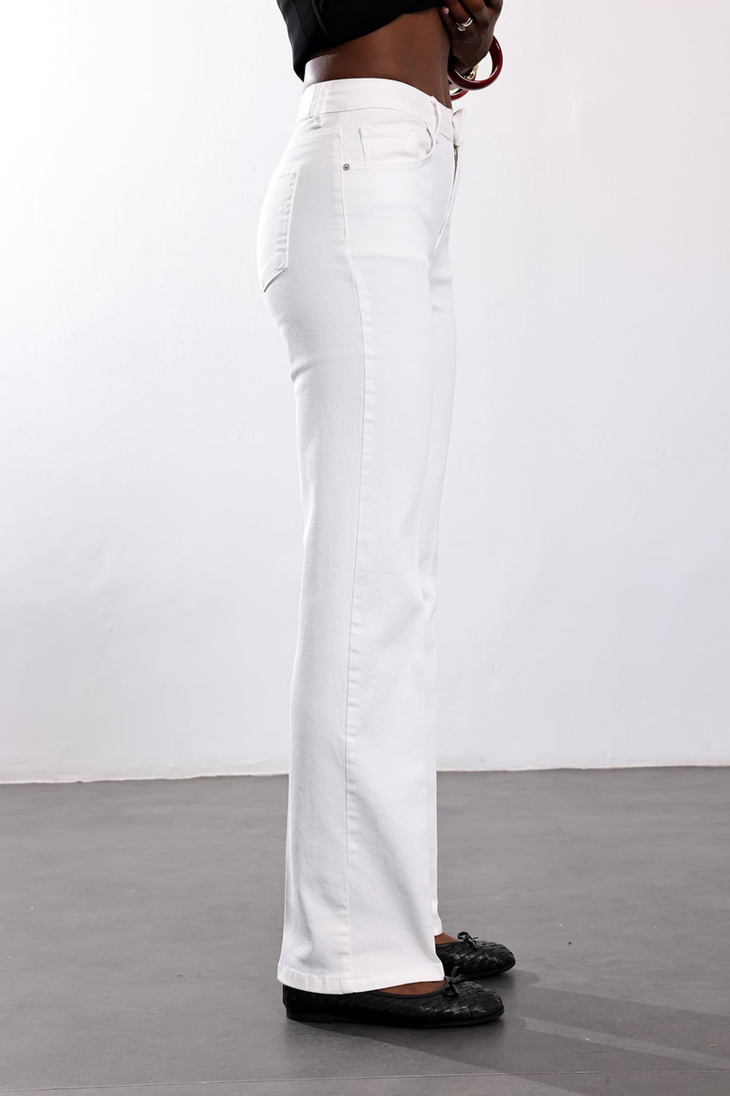 Beyaz Straight Fit Jean 26597