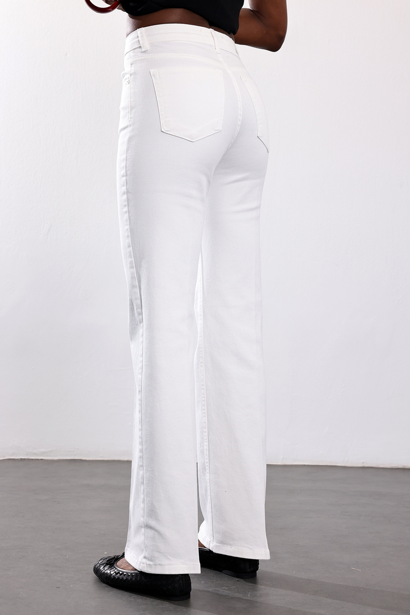 Beyaz Straight Fit Jean 26597