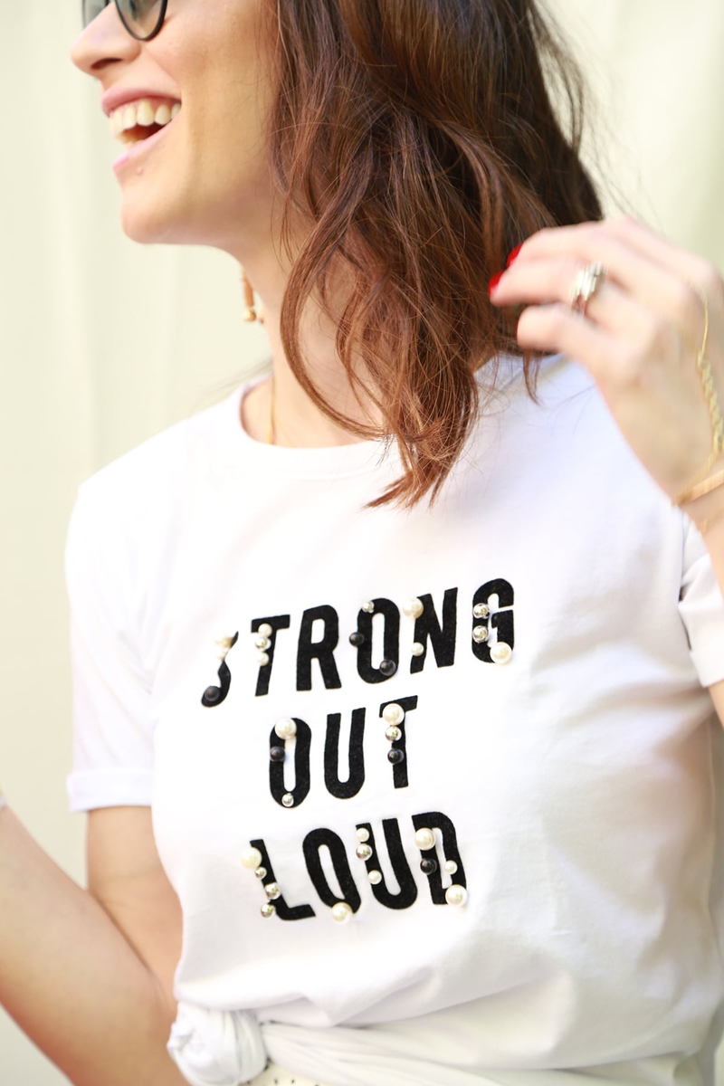 Beyaz Strong Baskılı Tshirt