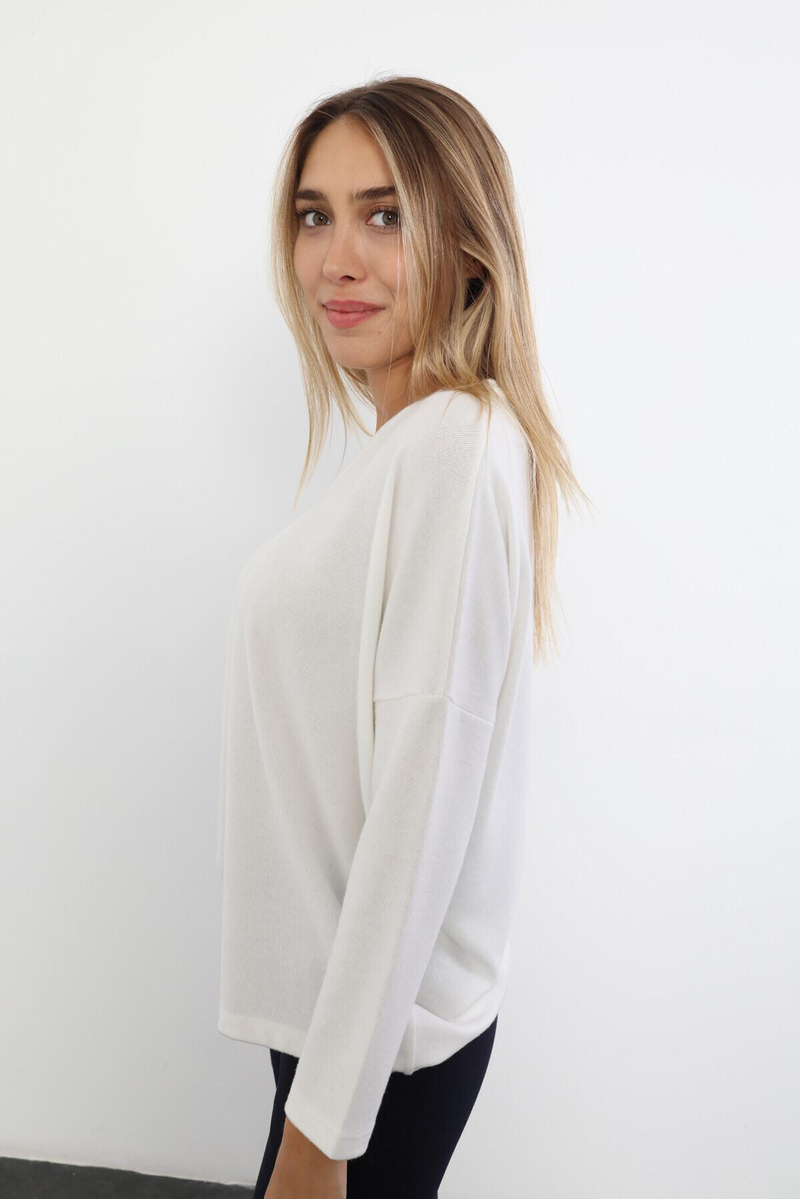 Beyaz V Yaka Basic Triko 7590