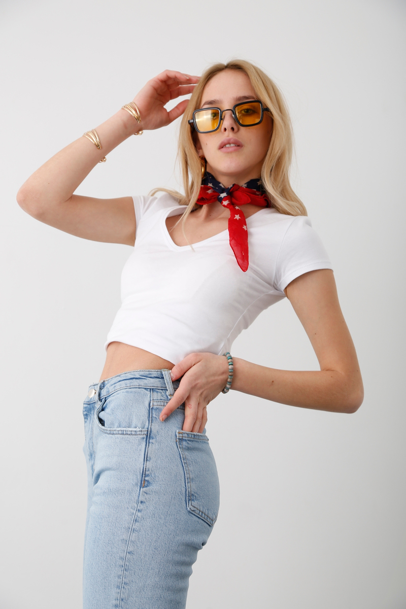 Beyaz V Yaka Tshirt 4083