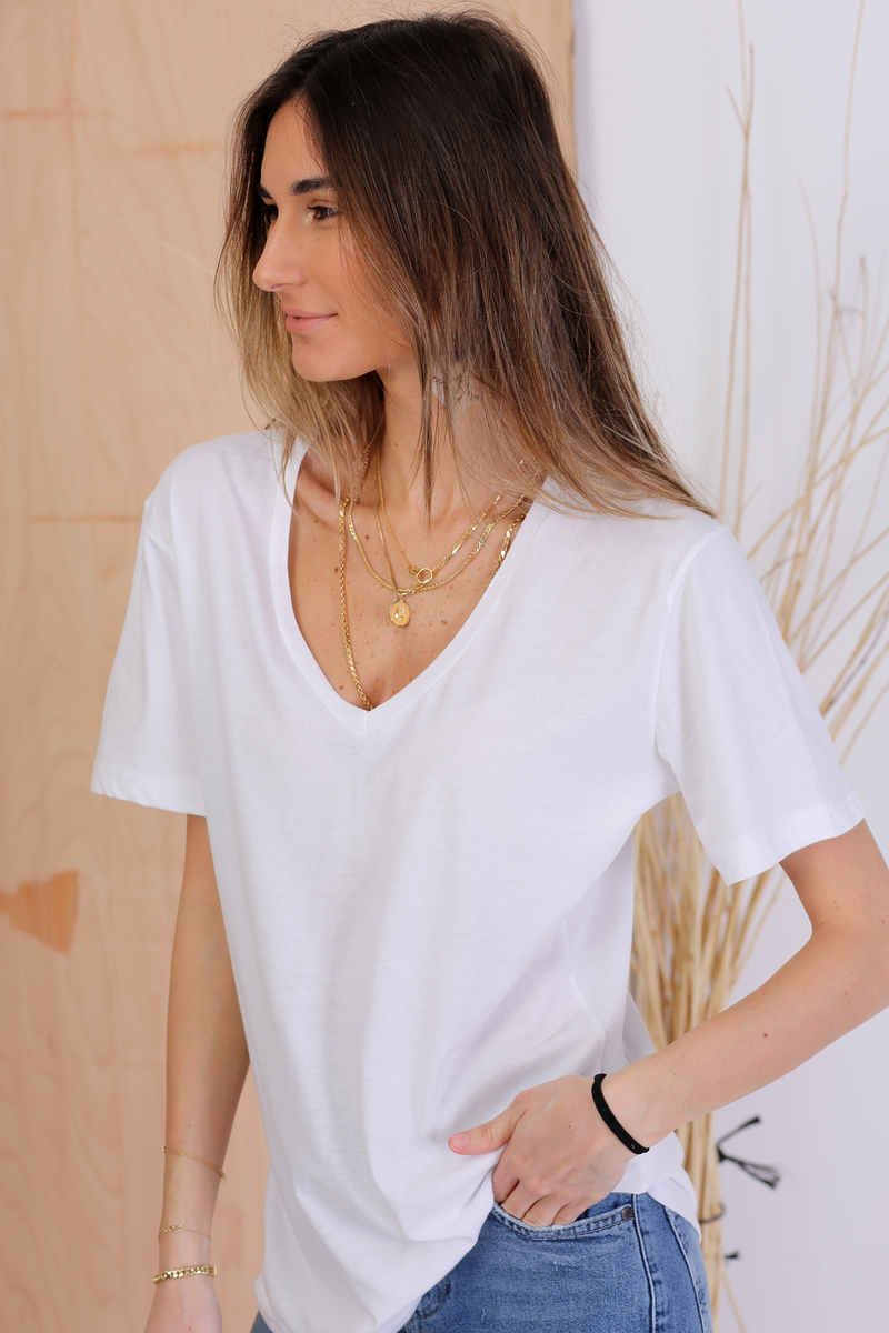Beyaz V Yaka Tshirt