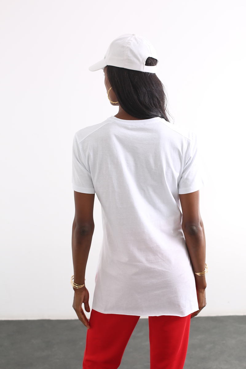 Beyaz V Yaka Yırtmaçlı Tshirt 1483