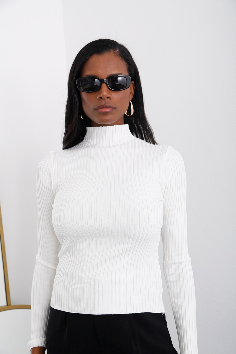 Beyaz Yarım Balıkçı Fitilli Triko 712