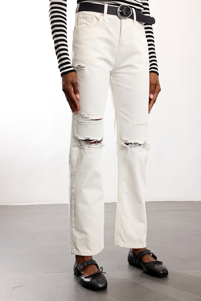 Beyaz Yırtık Detaylı Straight Jean 