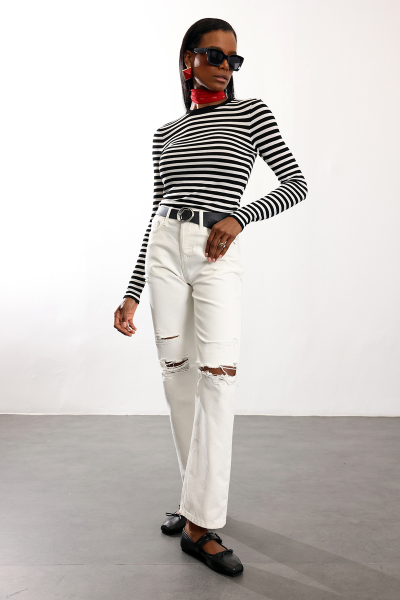 Beyaz Yırtık Detaylı Straight Jean 