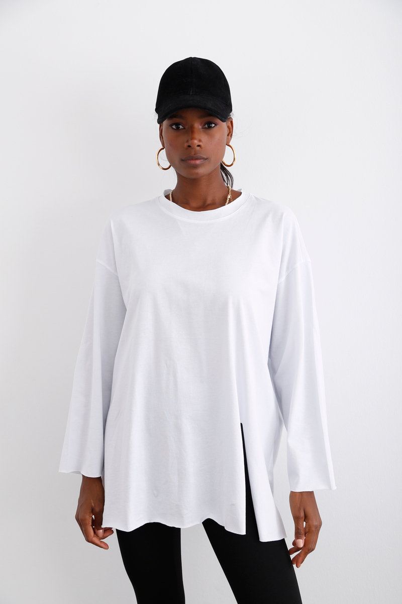Beyaz Yırtmaç Detaylı Oversize Tshirt 0012
