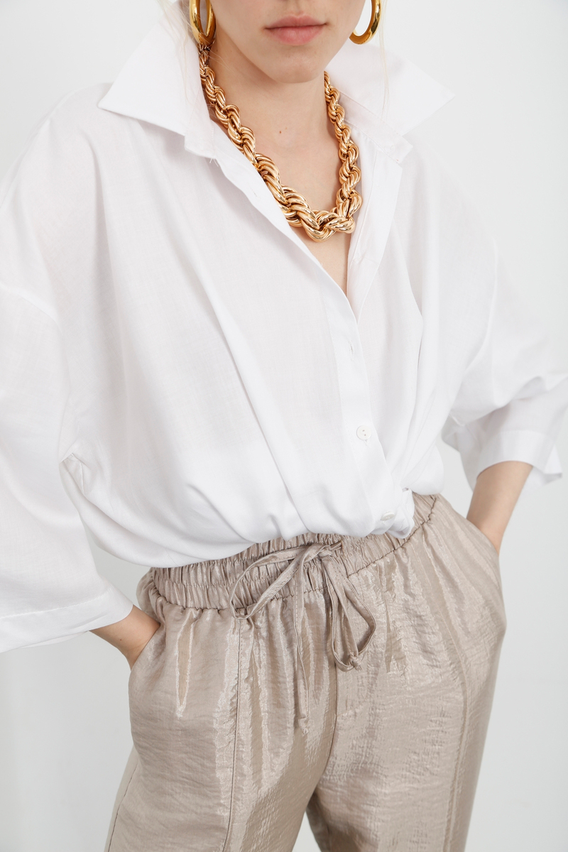 Beyaz Yırtmaçlı Oversize Gömlek 0196