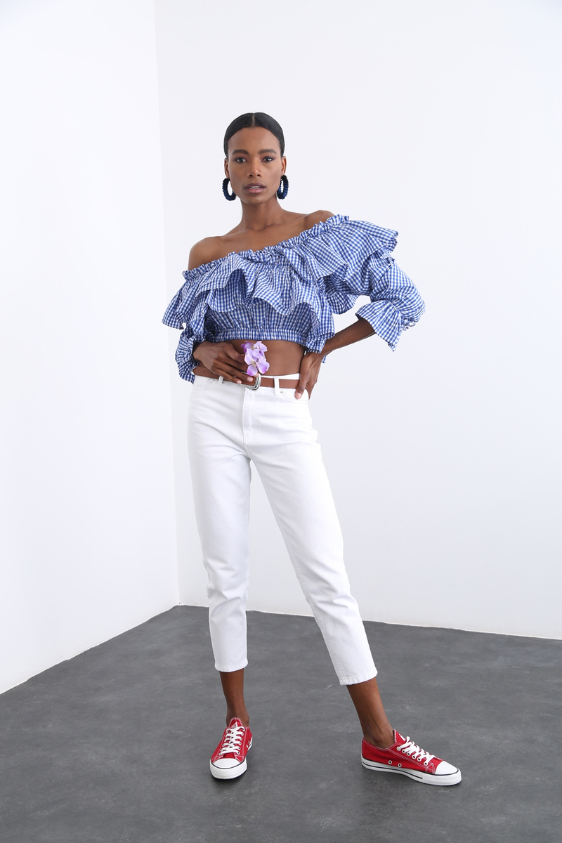 Beyaz Yüksek Bel Mom Fit Jean 