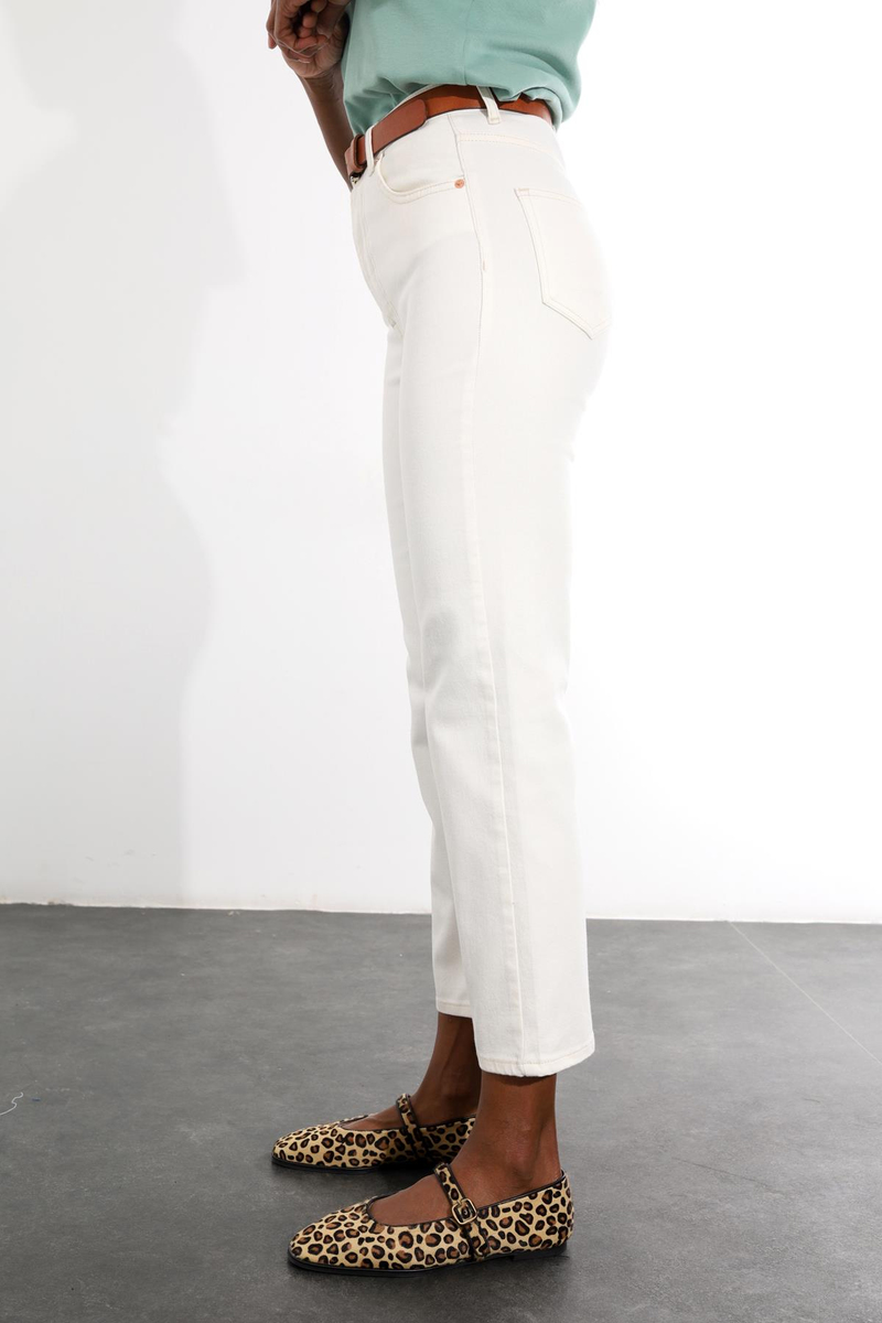 Beyaz Yüksek Bel Straight Fit Jean 
