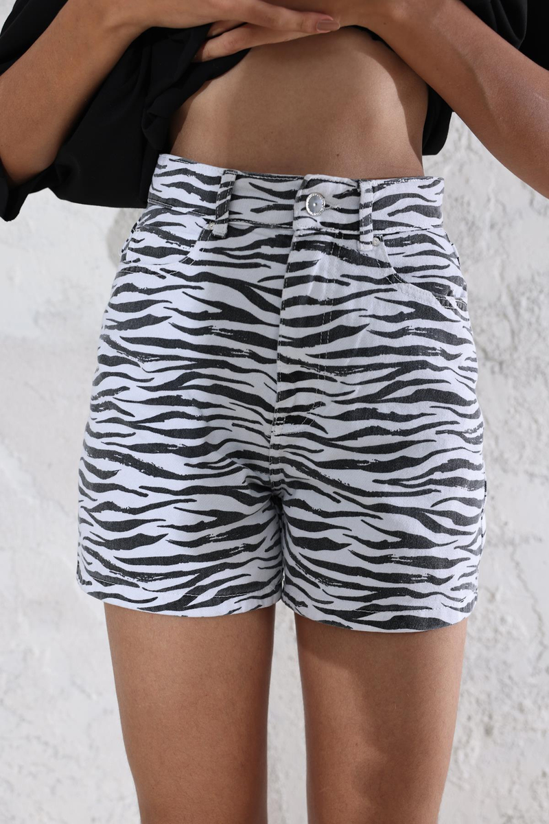 Beyaz Yüksek Bel Zebra Desen Kot Şort 