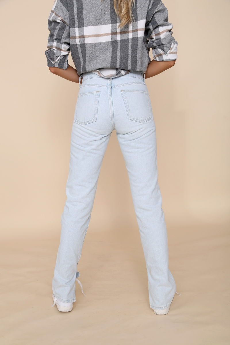 Buz Mavi Paçası Yırtmaçlı Jean 1100007