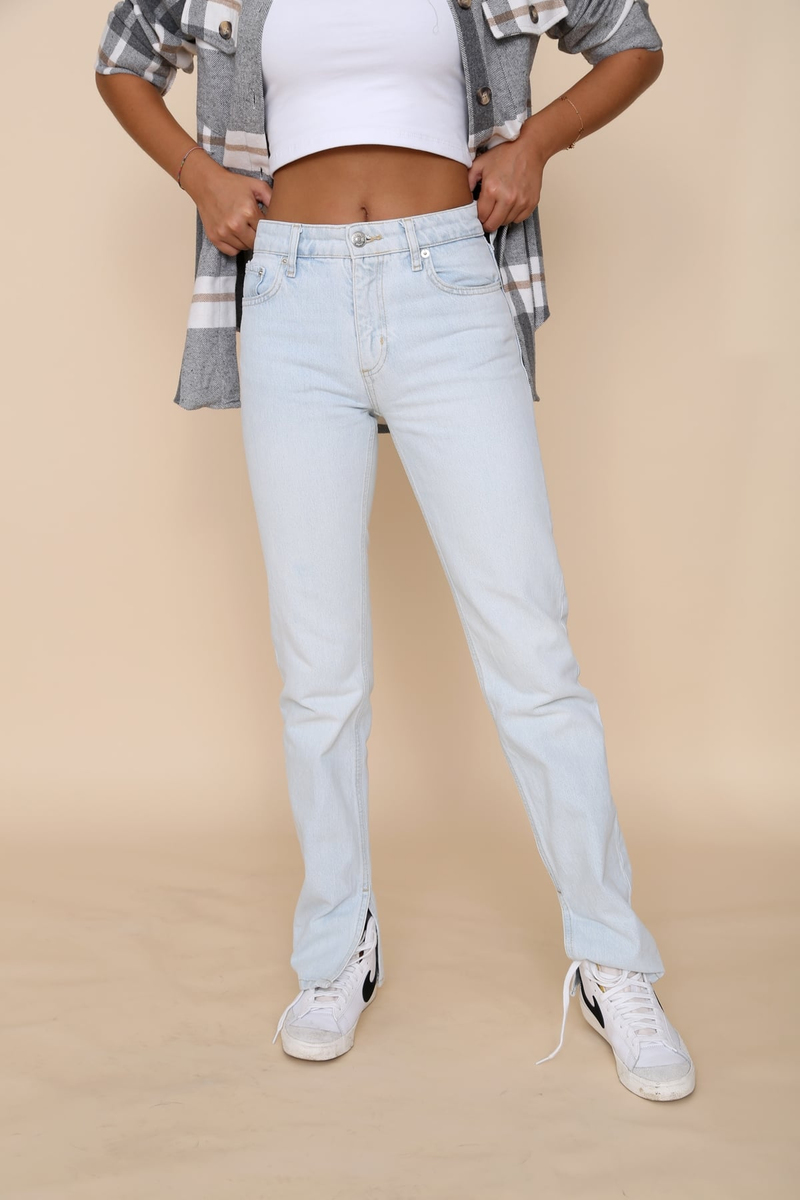 Buz Mavi Paçası Yırtmaçlı Jean 1100007