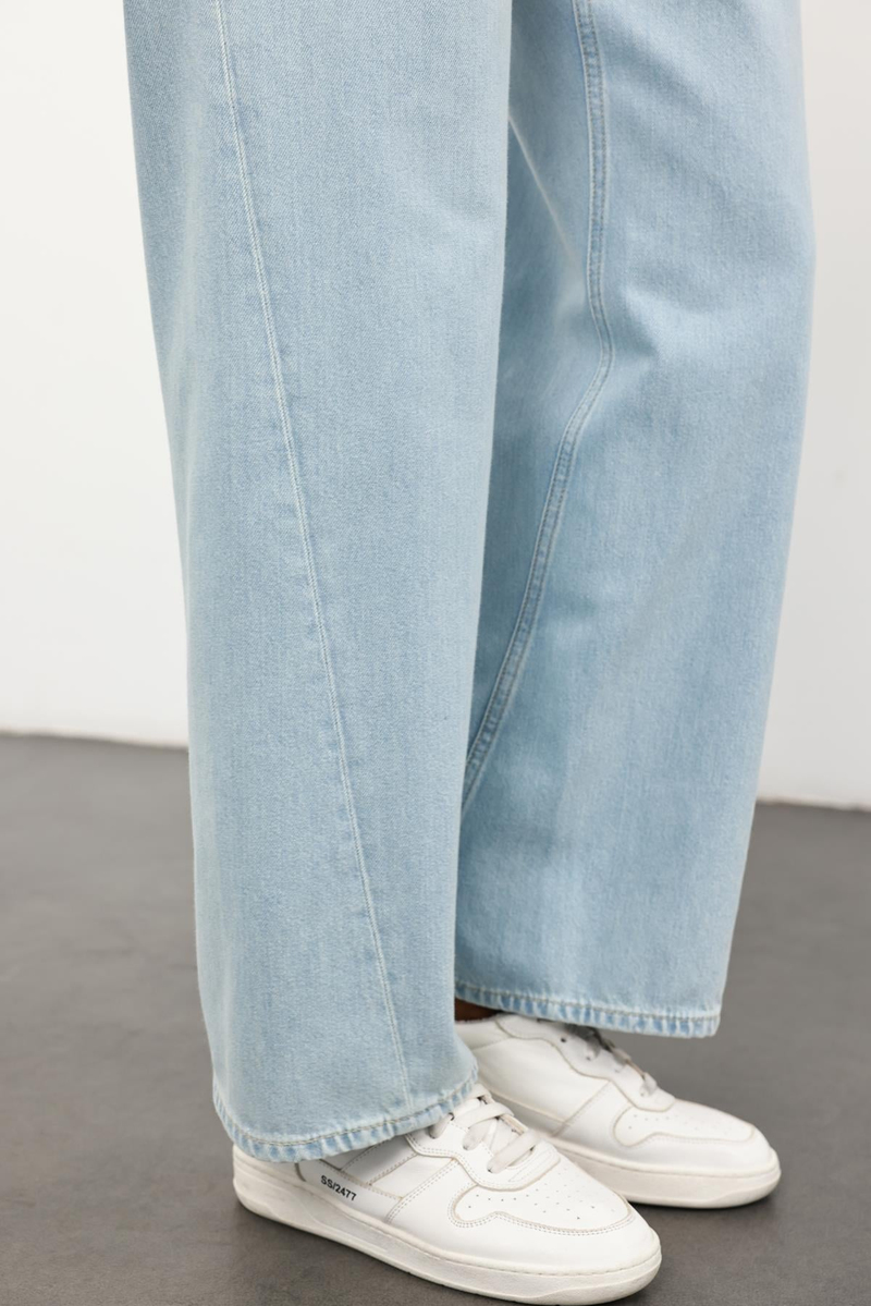 Buz Mavi Yumuşak Denim Jean 