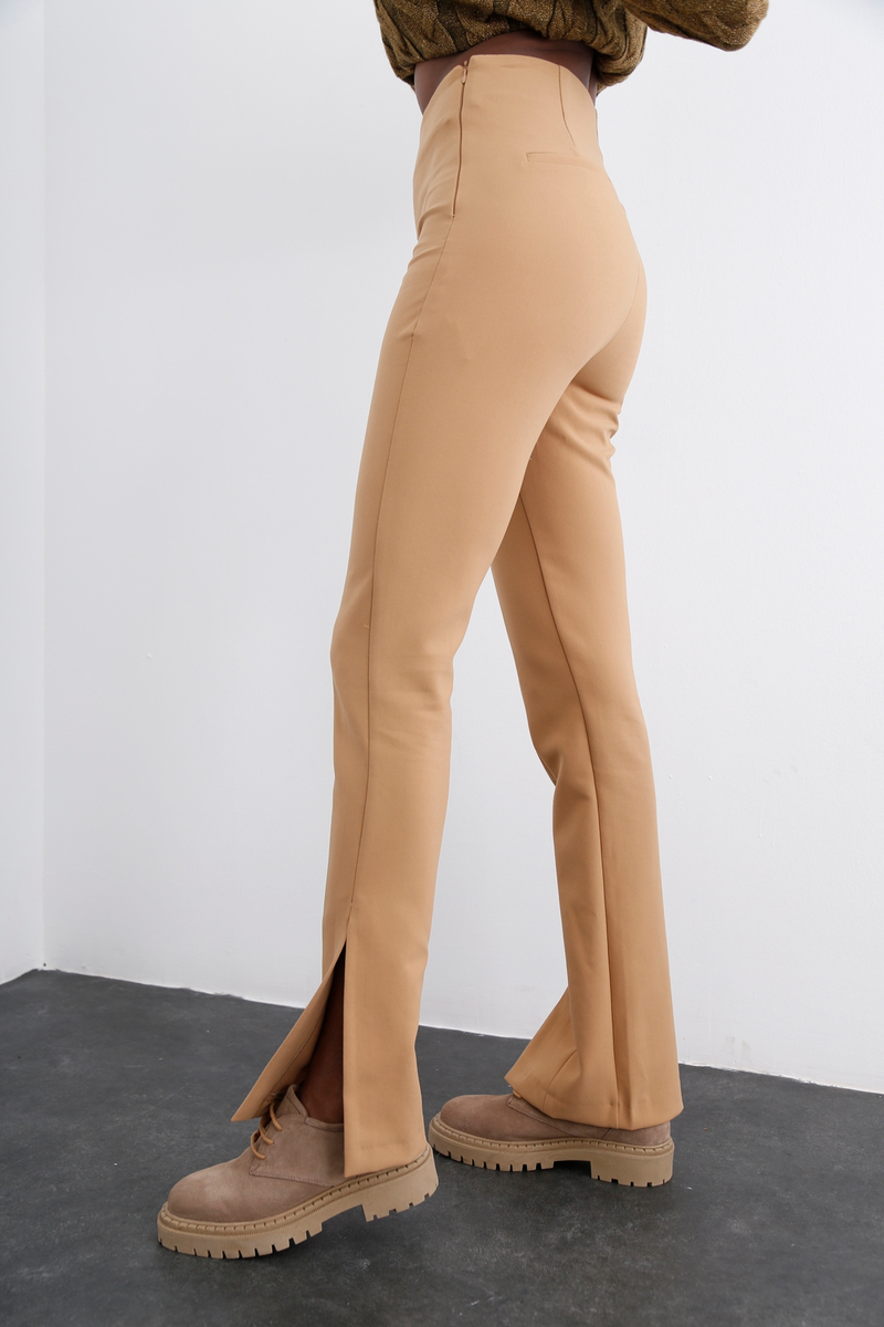 Camel Paçası Yırtmaçlı Kumaş Pantolon 3910