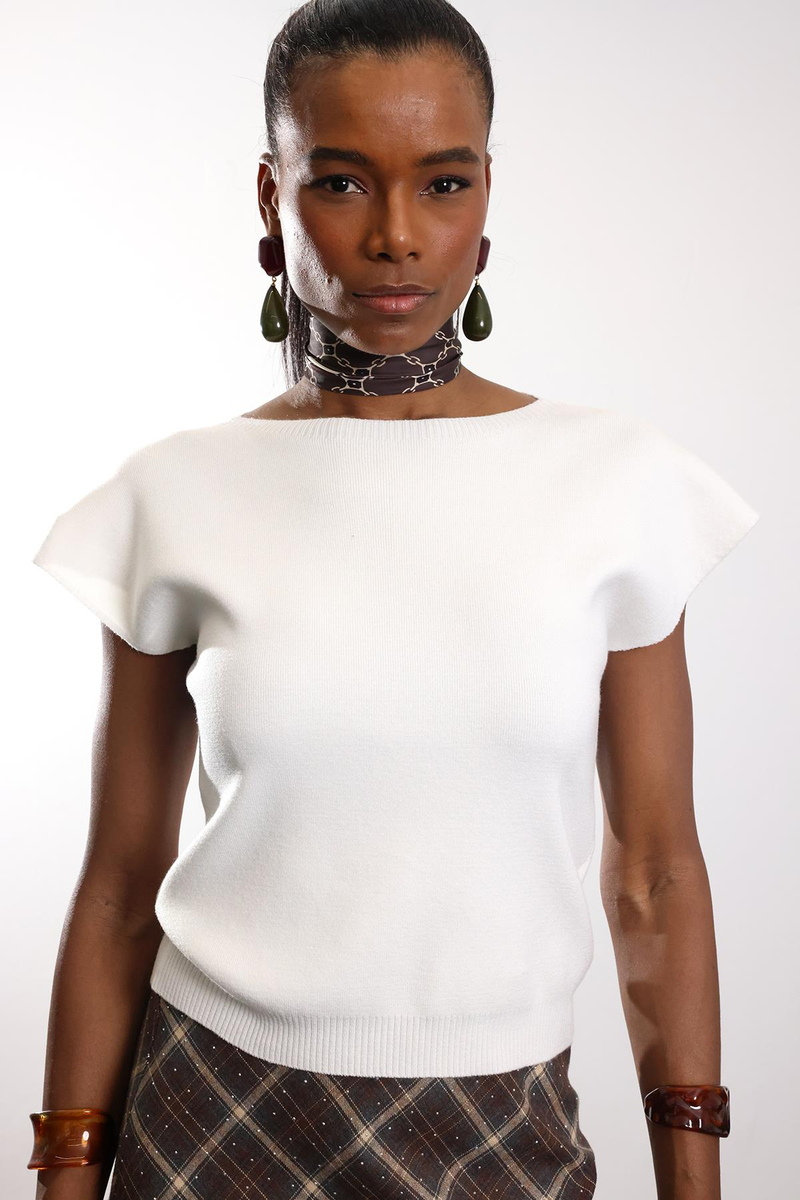 Ekru Bisiklet Yaka Kolsuz Triko 4821