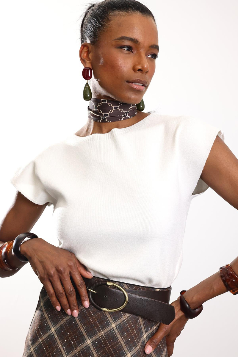 Ekru Bisiklet Yaka Kolsuz Triko 4821