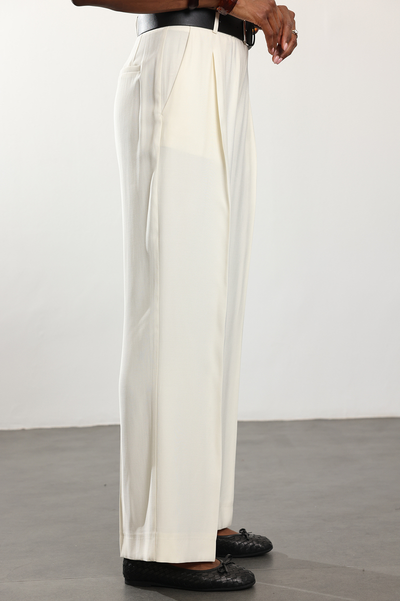 Ekru Çift Kemerli Rahat Kesim Pantolon 1450