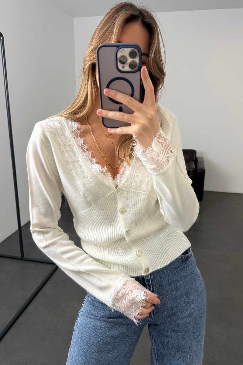 Ekru Dantel Detaylı V Yaka Triko TK261010