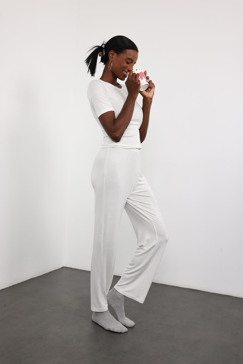 Ekru Dökümlü Yumuşak Pijama Takım 