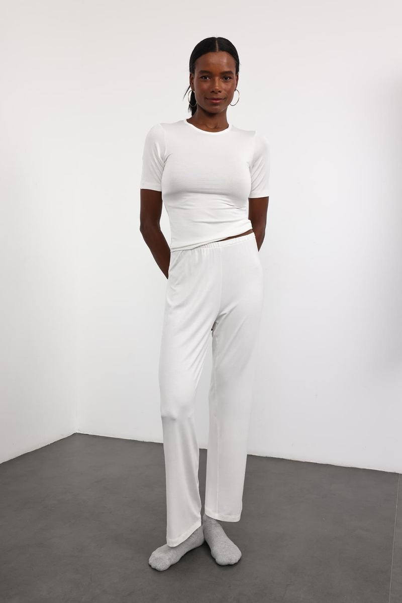 Ekru Dökümlü Yumuşak Pijama Takım 