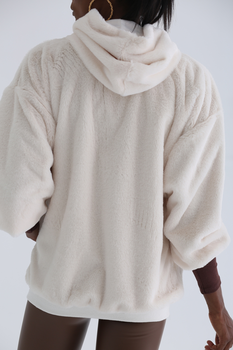 Ekru Kapüşonlu Peluş Kürk 6611